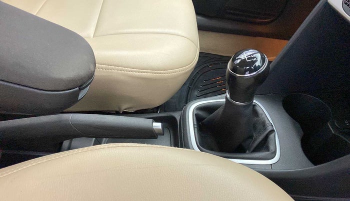 2016 Volkswagen Polo HIGHLINE1.2L, Petrol, Manual, 34,446 km, Gear Lever