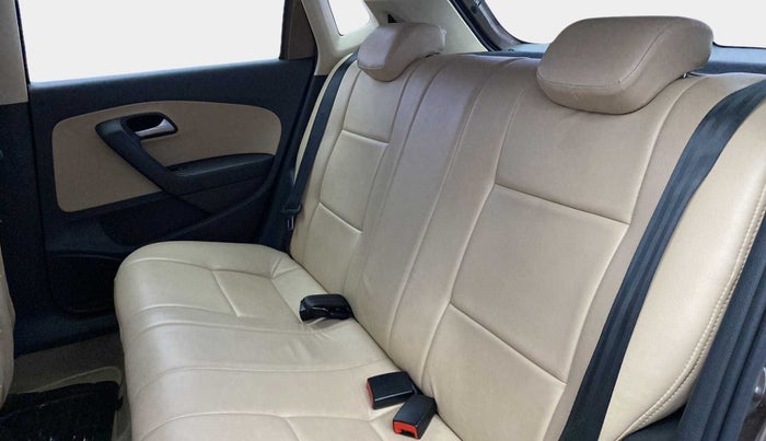 2016 Volkswagen Polo HIGHLINE1.2L, Petrol, Manual, 34,446 km, Right Side Rear Door Cabin