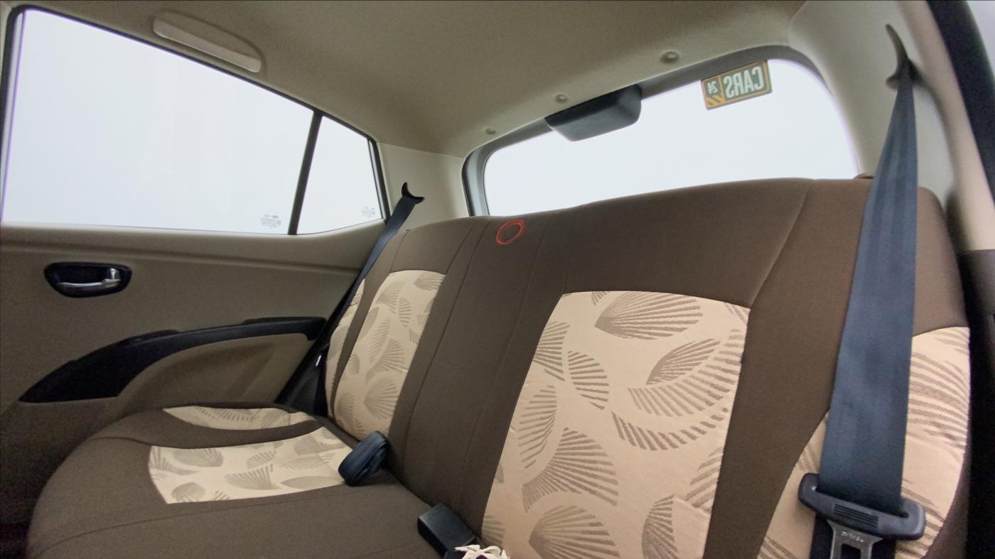 2015 Hyundai i10 SPORTZ 1.1, Petrol, Manual, 28,784 km, Right Side Rear Door Cabin