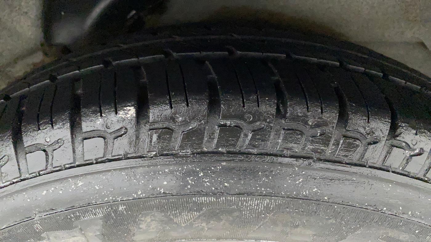 2015 Hyundai i10 SPORTZ 1.1, Petrol, Manual, 28,784 km, Left Rear Tyre Tread