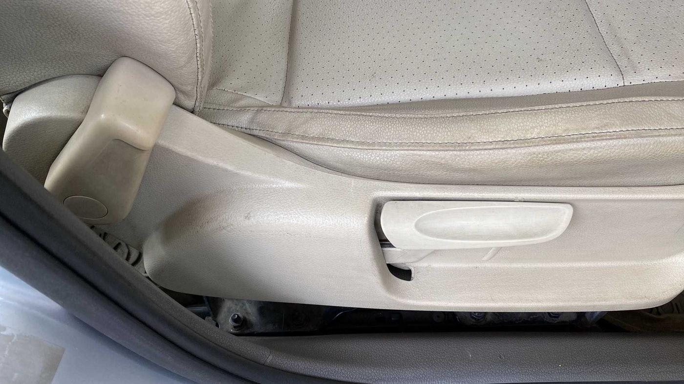 2015 Volkswagen Vento HIGHLINE PETROL AT, Petrol, Automatic, 58,015 km, Driver Side Adjustment Panel