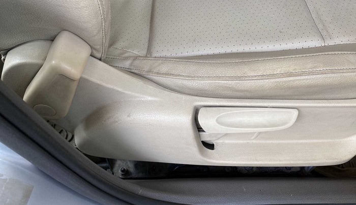 2015 Volkswagen Vento HIGHLINE PETROL AT, Petrol, Automatic, 58,015 km, Driver Side Adjustment Panel