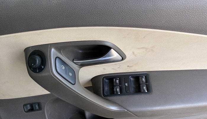 2015 Volkswagen Vento HIGHLINE PETROL AT, Petrol, Automatic, 58,015 km, Driver Side Door Panels Control