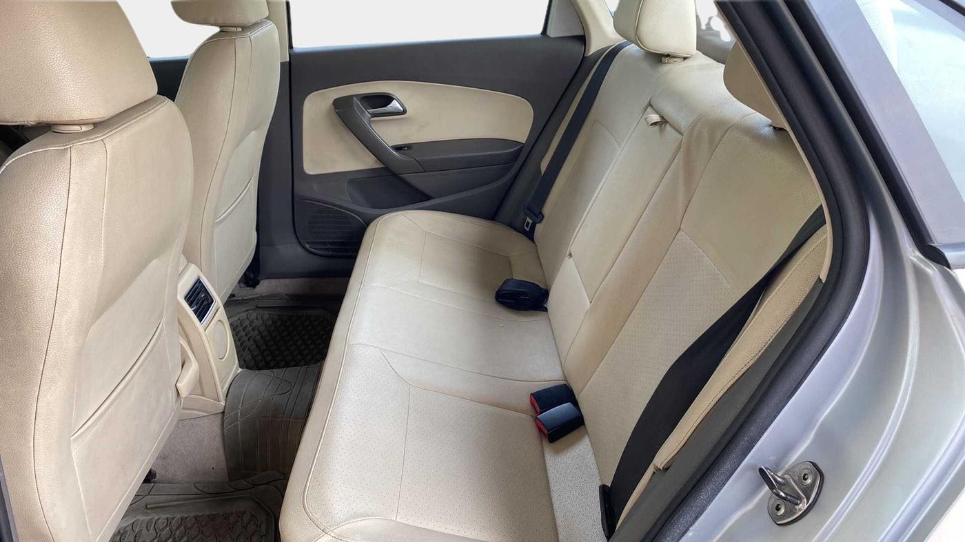 2015 Volkswagen Vento HIGHLINE PETROL AT, Petrol, Automatic, 58,015 km, Right Side Rear Door Cabin