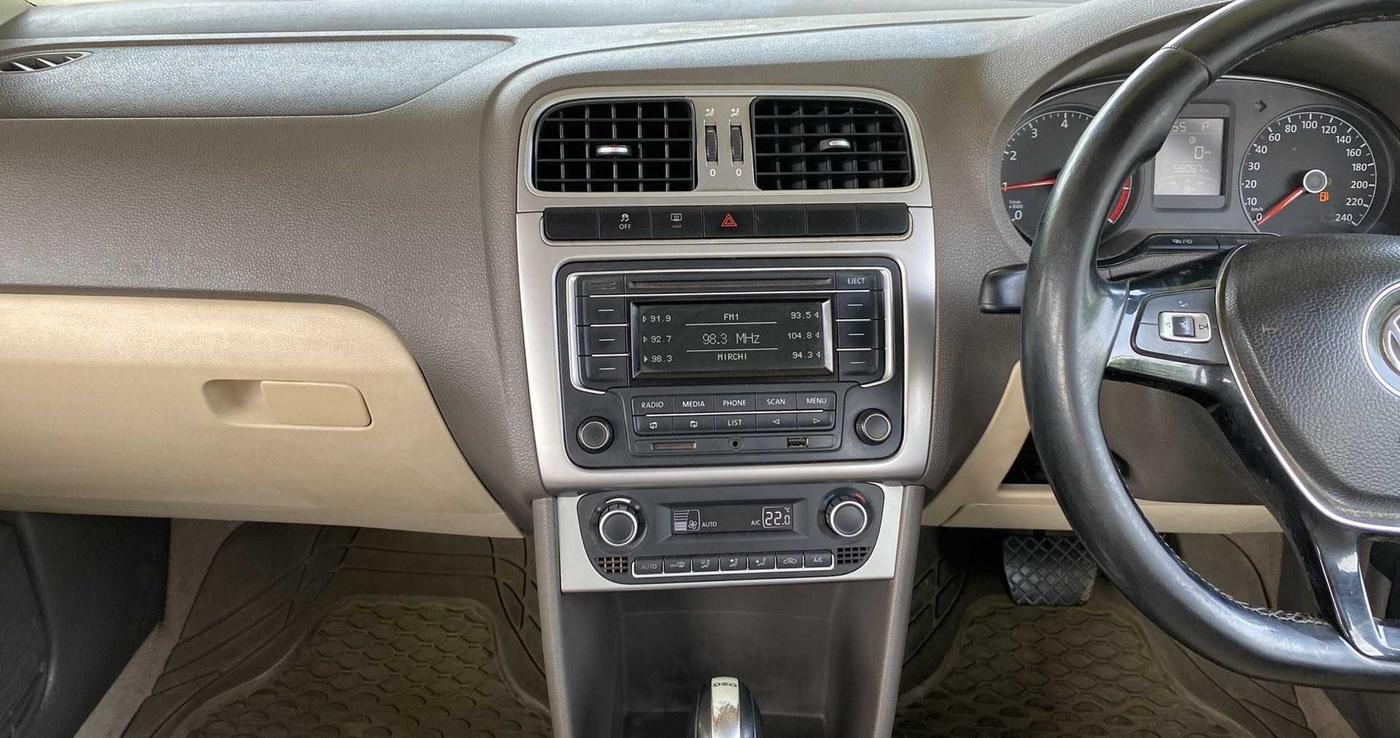 2015 Volkswagen Vento HIGHLINE PETROL AT, Petrol, Automatic, 58,015 km, Air Conditioner