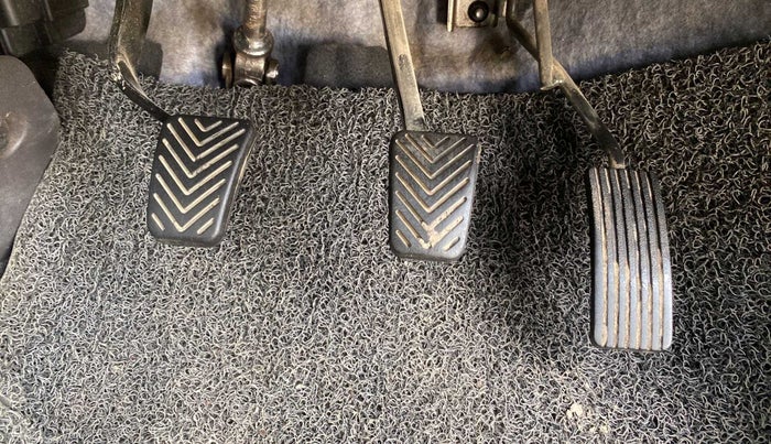 2017 Hyundai Eon ERA +, Petrol, Manual, 54,467 km, Pedals