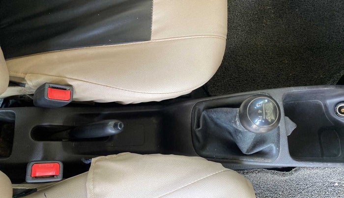 2017 Hyundai Eon ERA +, Petrol, Manual, 54,467 km, Gear Lever