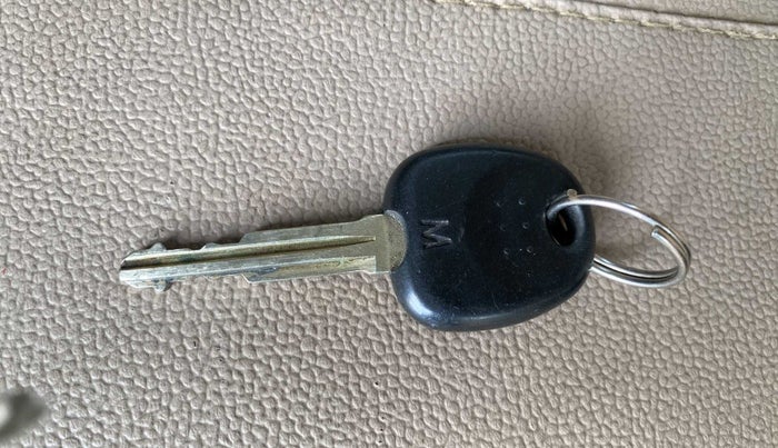 2017 Hyundai Eon ERA +, Petrol, Manual, 54,467 km, Key Close Up