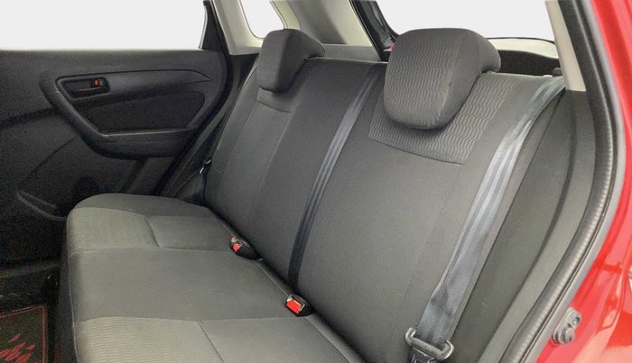 2016 Maruti Vitara Brezza VDI, Diesel, Manual, 81,748 km, Right Side Rear Door Cabin