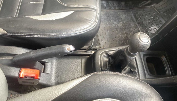 2016 Maruti Swift VXI O, Petrol, Manual, 60,011 km, Gear Lever