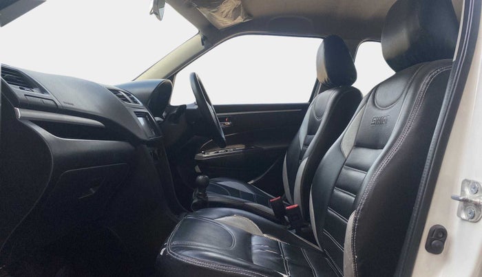 2016 Maruti Swift VXI O, Petrol, Manual, 60,011 km, Right Side Front Door Cabin
