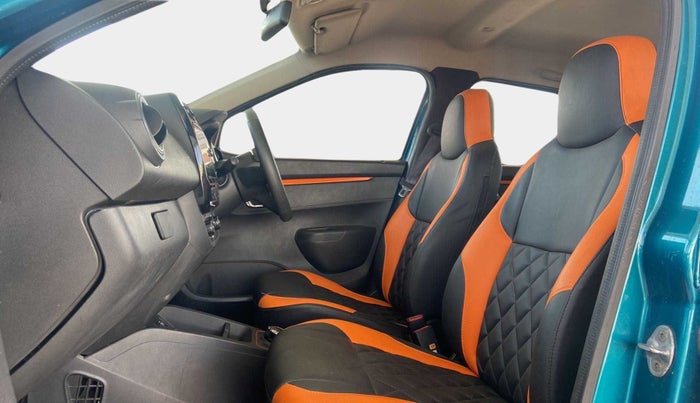 2020 Renault Kwid CLIMBER 1.0 AMT (O), Petrol, Automatic, 29,246 km, Right Side Front Door Cabin