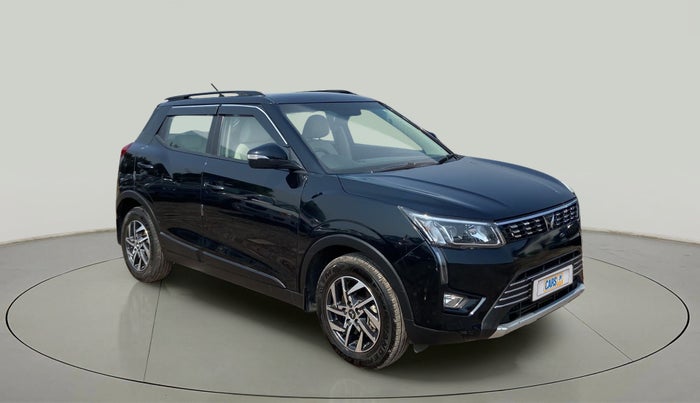 2022 Mahindra XUV300 W8 (O) 1.2 PETROL, Petrol, Manual, 39,052 km, Right Front Diagonal