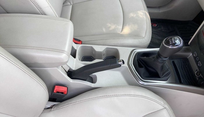 2022 Mahindra XUV300 W8 (O) 1.2 PETROL, Petrol, Manual, 39,052 km, Gear Lever