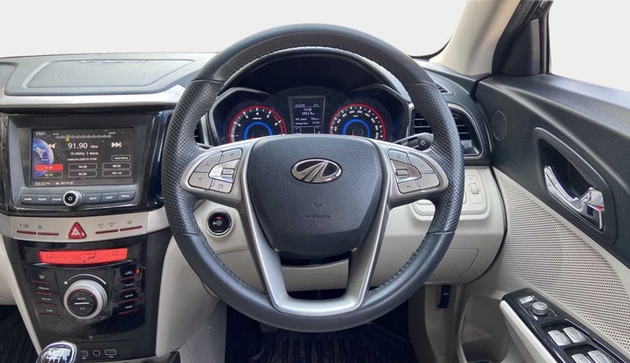 2022 Mahindra XUV300 W8 (O) 1.2 PETROL, Petrol, Manual, 39,052 km, Steering Wheel Close Up