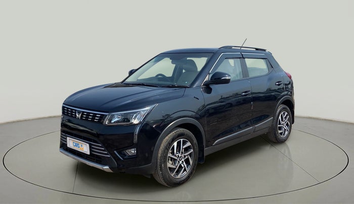 2022 Mahindra XUV300 W8 (O) 1.2 PETROL, Petrol, Manual, 39,052 km, Left Front Diagonal