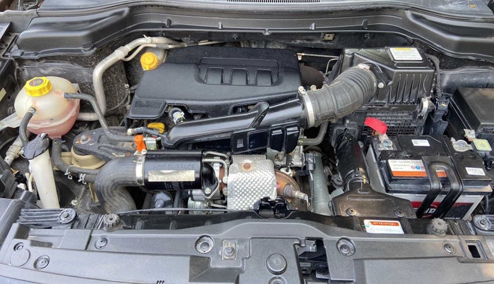 2022 Mahindra XUV300 W8 (O) 1.2 PETROL, Petrol, Manual, 39,052 km, Open Bonet