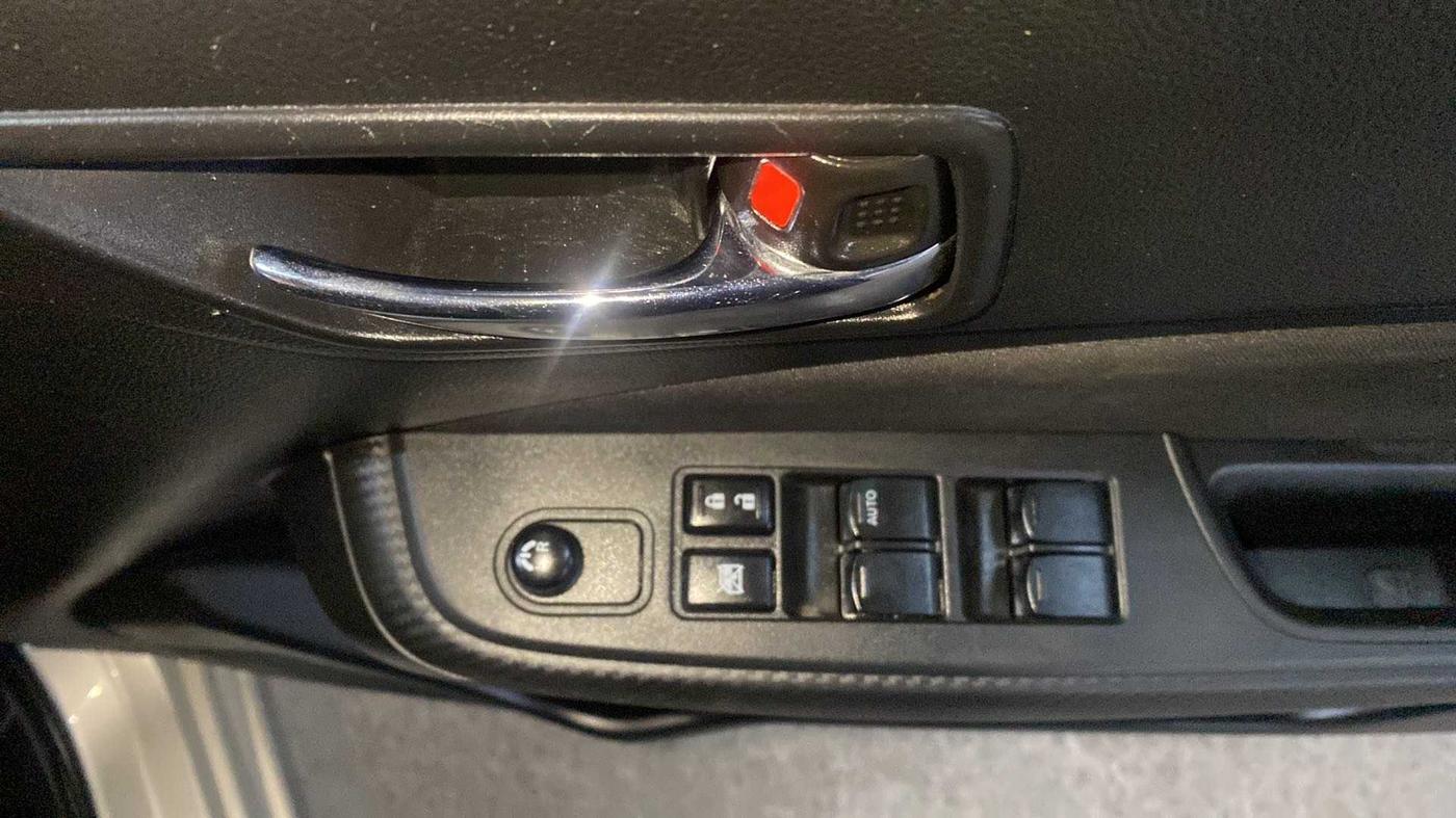 2023 Maruti Swift VXI, Petrol, Manual, 8,058 km, Driver Side Door Panels Control