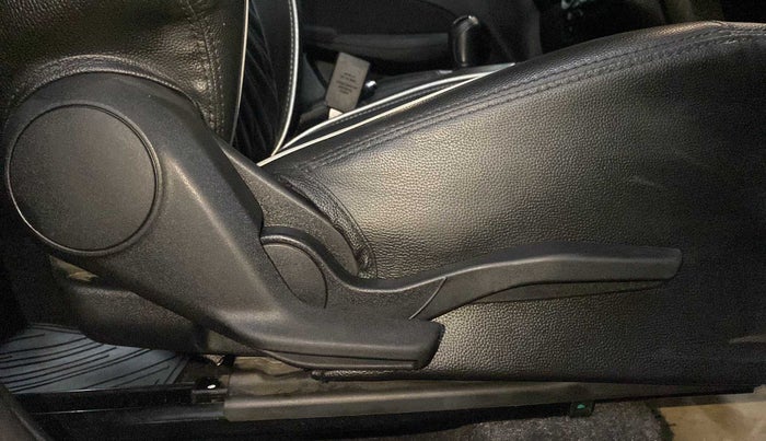 2023 Maruti Swift VXI, Petrol, Manual, 8,058 km, Driver Side Adjustment Panel