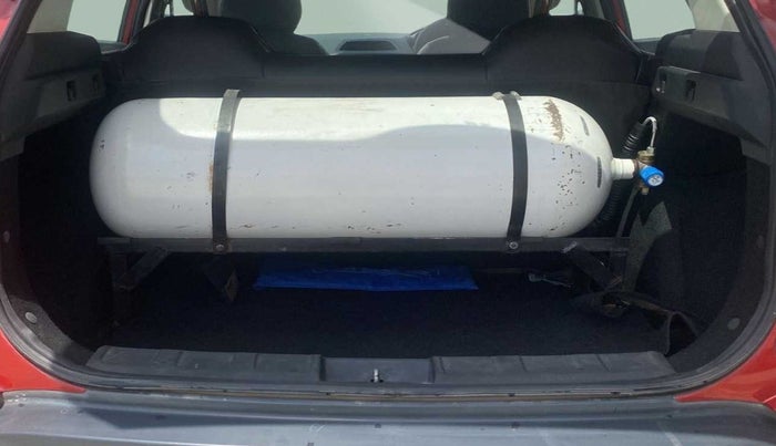 2018 Tata NEXON XM PETROL, CNG, Manual, 79,627 km, Boot Inside