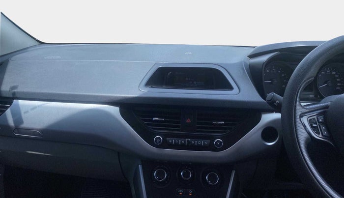 2018 Tata NEXON XM PETROL, CNG, Manual, 79,627 km, Air Conditioner