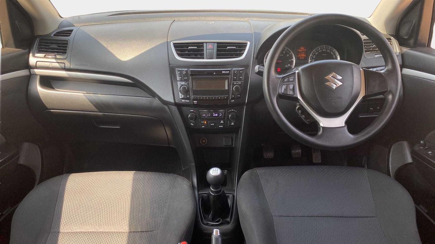 2017 Maruti Swift ZXI, Petrol, Manual, 57,560 km, Dashboard