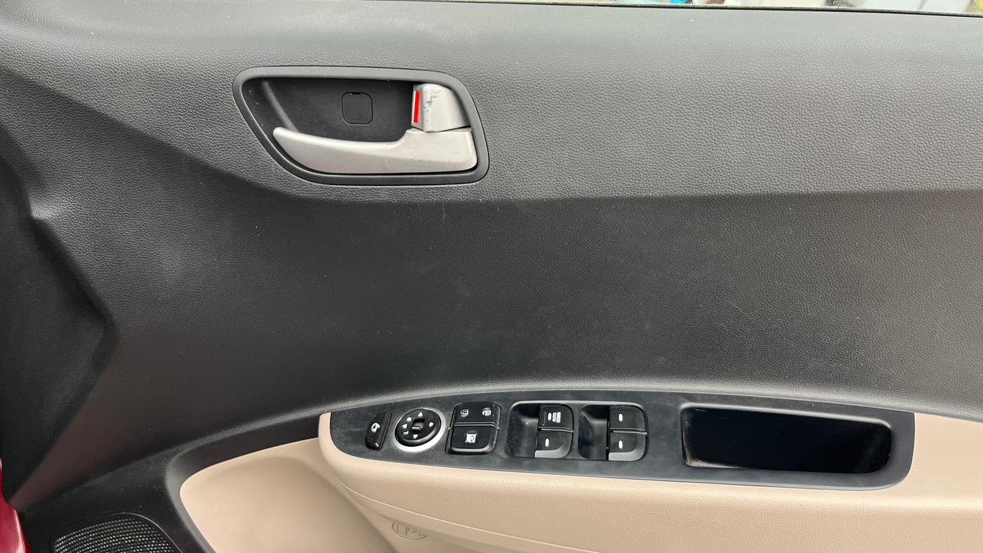 2015 Hyundai Grand i10 ASTA AT 1.2 KAPPA VTVT, Petrol, Automatic, 47,362 km, Driver Side Door Panels Control