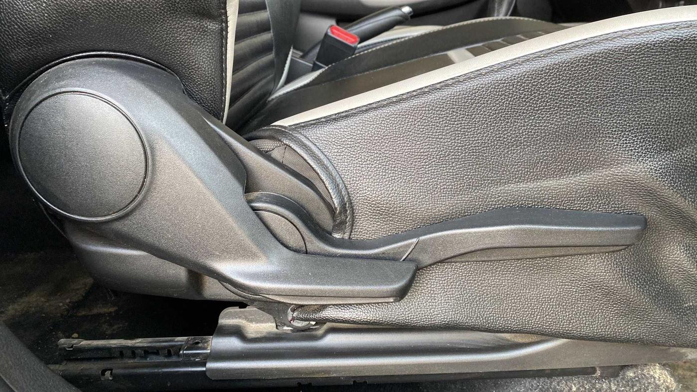 2021 Maruti Baleno ZETA PETROL 1.2, Petrol, Manual, 34,750 km, Driver Side Adjustment Panel
