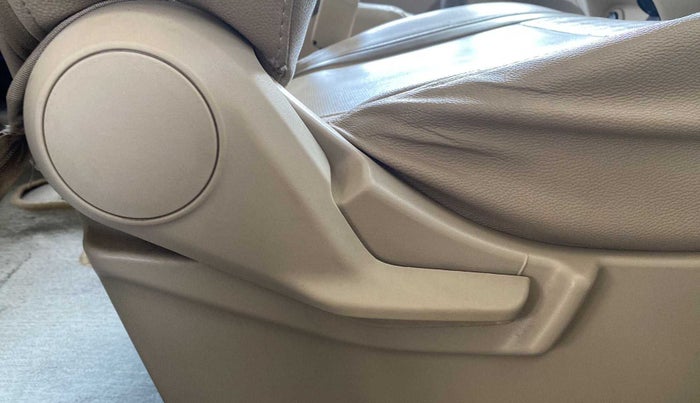 2018 Maruti Ertiga VXI SHVS, Petrol, Manual, 58,685 km, Driver Side Adjustment Panel