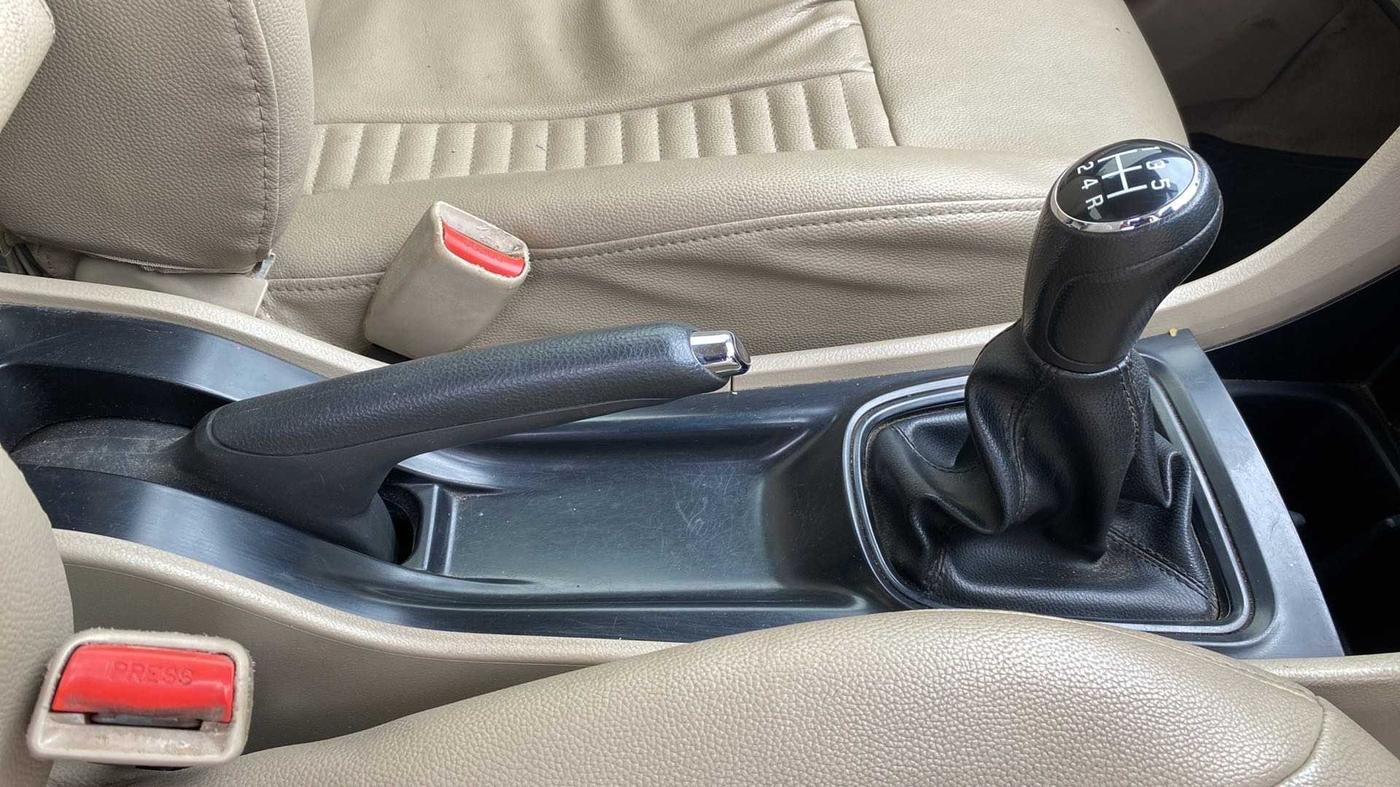 2016 Maruti Ciaz VXI, Petrol, Manual, 69,400 km, Gear Lever