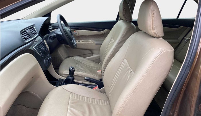 2016 Maruti Ciaz VXI, Petrol, Manual, 69,400 km, Right Side Front Door Cabin