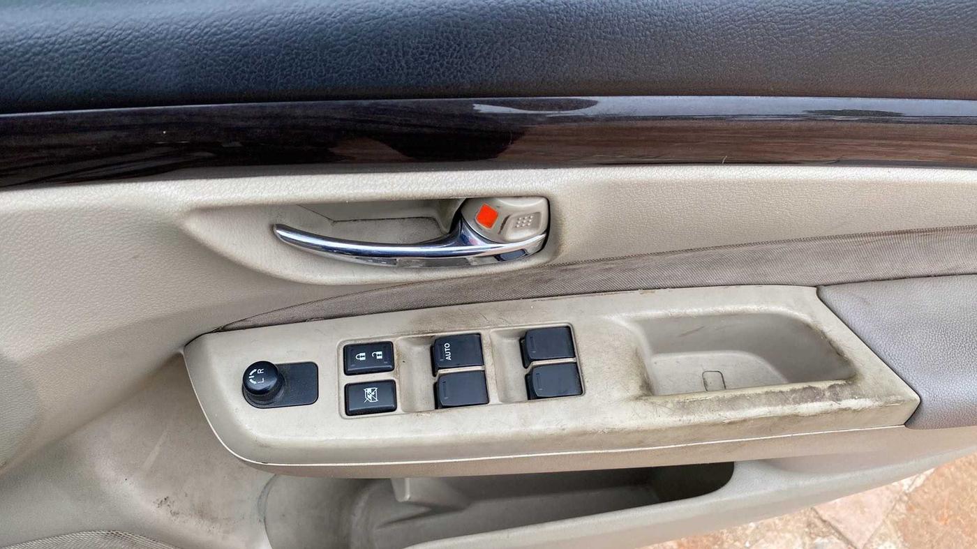 2016 Maruti Ciaz VXI, Petrol, Manual, 69,400 km, Driver Side Door Panels Control
