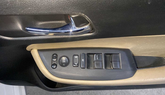 2020 Honda City 1.5L I-VTEC V MT, Petrol, Manual, 40,304 km, Driver Side Door Panels Control