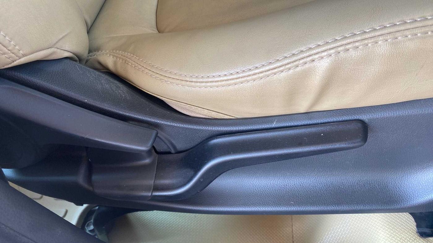 2019 Honda Amaze 1.2L I-VTEC S, CNG, Manual, 62,920 km, Driver Side Adjustment Panel