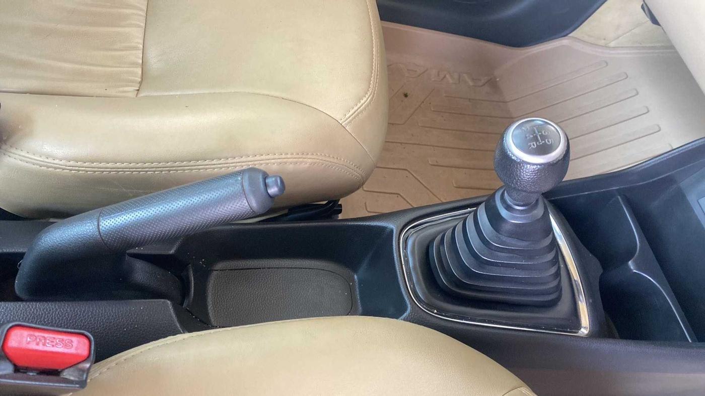 2019 Honda Amaze 1.2L I-VTEC S, CNG, Manual, 62,920 km, Gear Lever