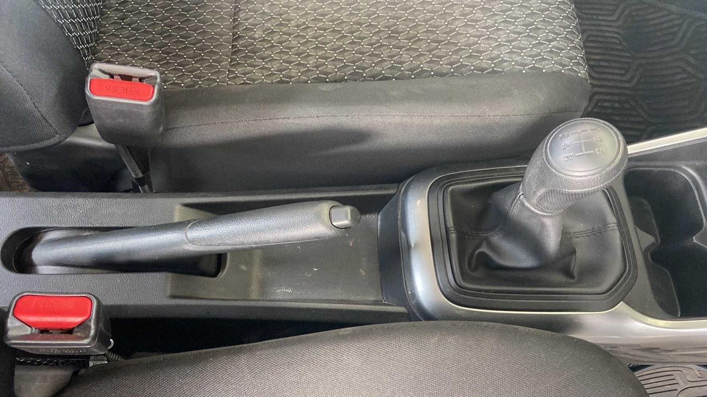 2021 Maruti IGNIS SIGMA 1.2, Petrol, Manual, 21,401 km, Gear Lever