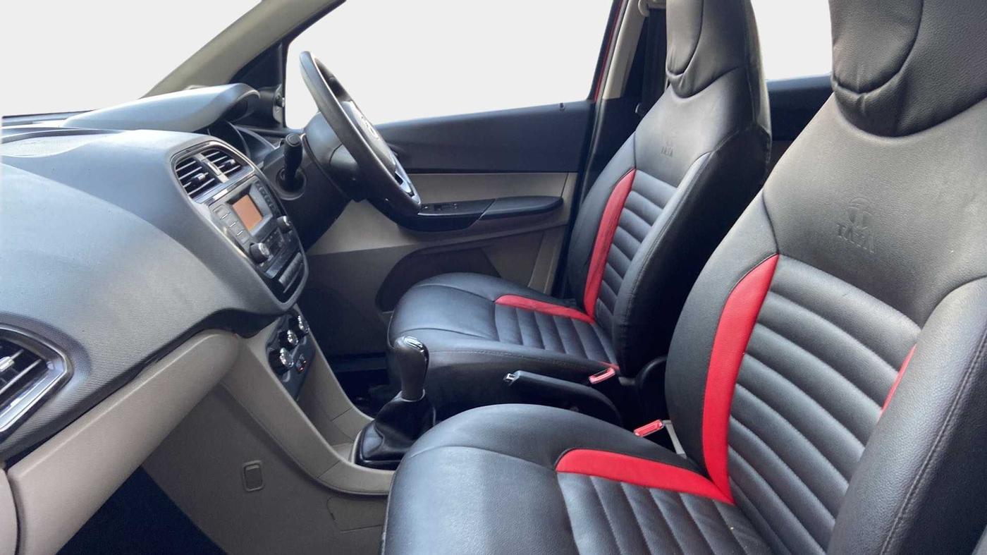 2017 Tata Tiago XT PETROL, Petrol, Manual, 50,240 km, Right Side Front Door Cabin