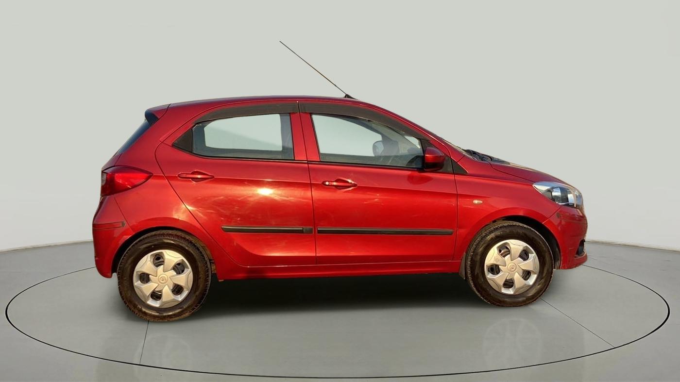 2017 Tata Tiago XT PETROL, Petrol, Manual, 50,240 km, Right Side View