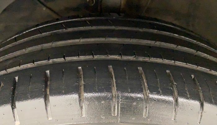 2017 Maruti Baleno ZETA PETROL 1.2, Petrol, Manual, 28,341 km, Left Front Tyre Tread