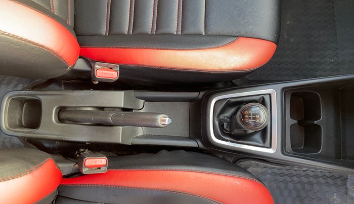 2019 Maruti Swift ZXI, Petrol, Manual, 74,652 km, Gear Lever