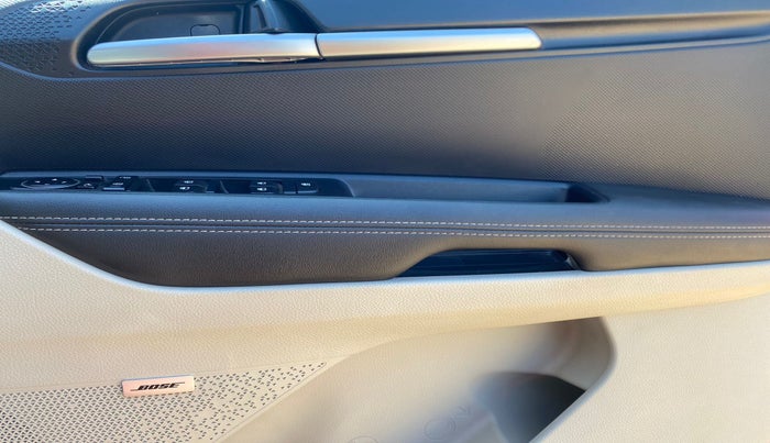 2021 KIA SONET HTX PLUS 1.0 IMT, Petrol, Manual, 16,550 km, Driver Side Door Panels Control