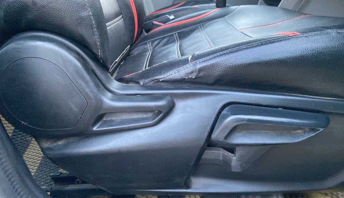 2020 Tata Tiago XZ PLUS DUAL TONE PETROL, Petrol, Manual, 43,282 km, Driver Side Adjustment Panel