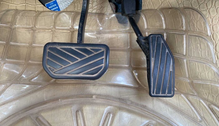 2018 Maruti Dzire ZXI AMT, Petrol, Automatic, 31,364 km, Pedals