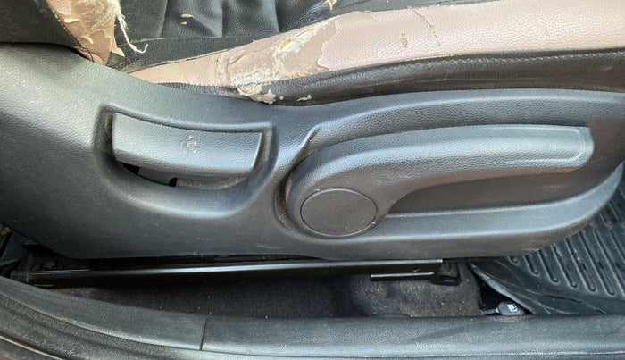 2016 Hyundai Elite i20 ASTA 1.2 (O), Petrol, Manual, 40,821 km, Driver Side Adjustment Panel