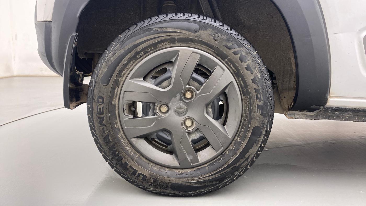 2019 Renault Kwid RXT 1.0 AMT, Petrol, Automatic, 26,042 km, Right Rear Wheel