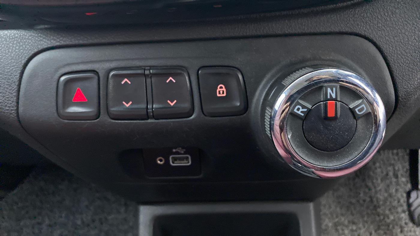 2019 Renault Kwid RXT 1.0 AMT, Petrol, Automatic, 26,042 km, Gear Lever