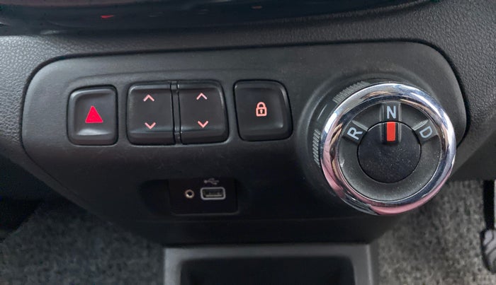 2019 Renault Kwid RXT 1.0 AMT, Petrol, Automatic, 26,042 km, Gear Lever