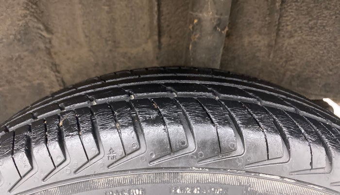 2019 Renault Kwid RXT 1.0 AMT, Petrol, Automatic, 26,042 km, Left Rear Tyre Tread
