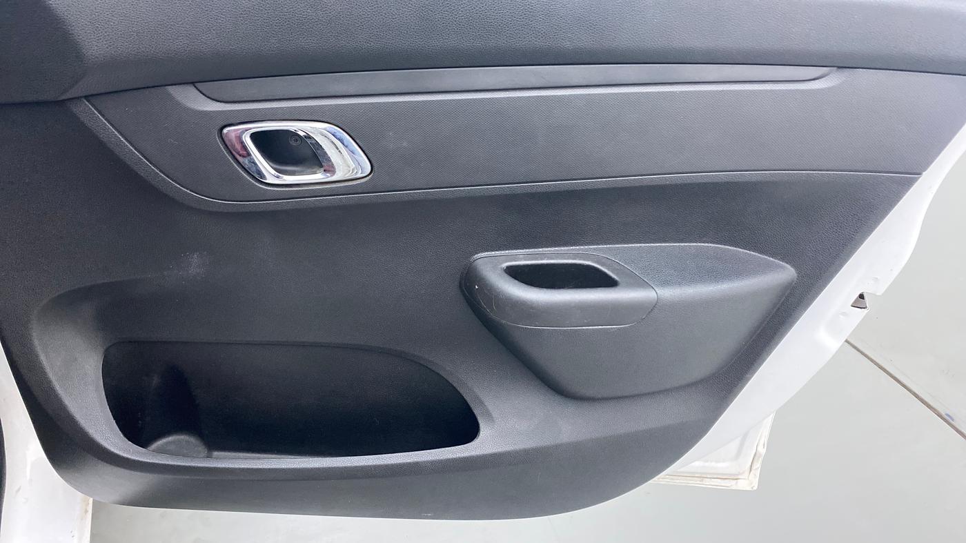 2019 Renault Kwid RXT 1.0 AMT, Petrol, Automatic, 26,042 km, Driver Side Door Panels Control