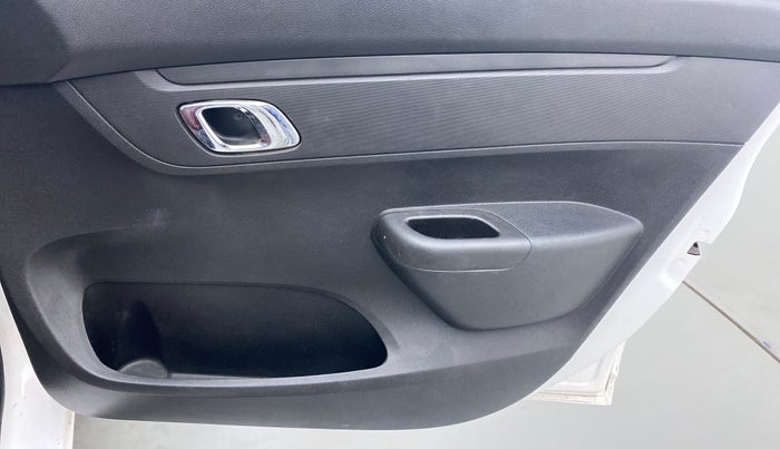 2019 Renault Kwid RXT 1.0 AMT, Petrol, Automatic, 26,042 km, Driver Side Door Panels Control